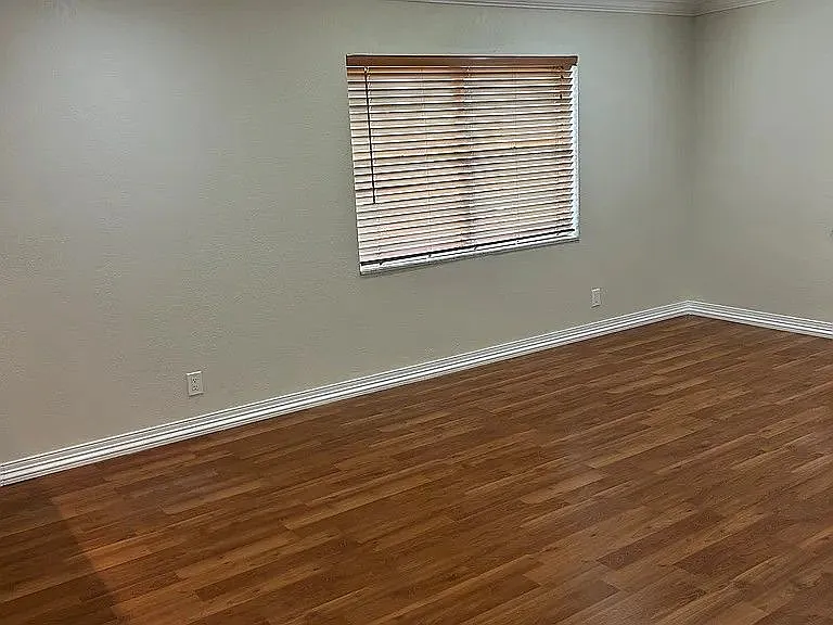 1300 Moffett St #314 — Photo 4