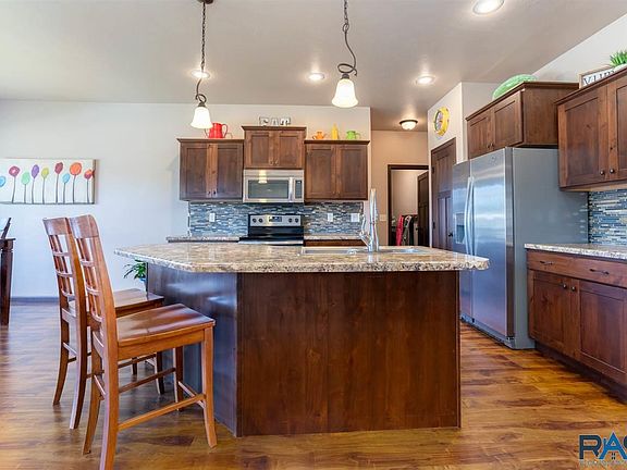5th image of 504 Juniper Cir