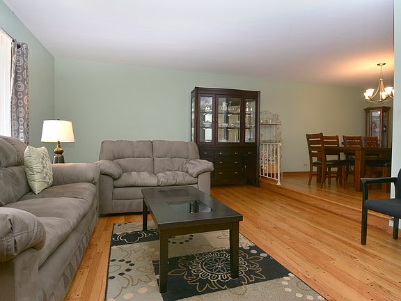 3rd image of 1105 Francis Dr