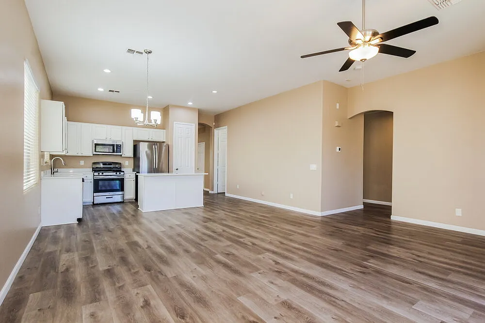 4 bed, 2.0 bath, 1880 sqft, $2,150 — Photo 4