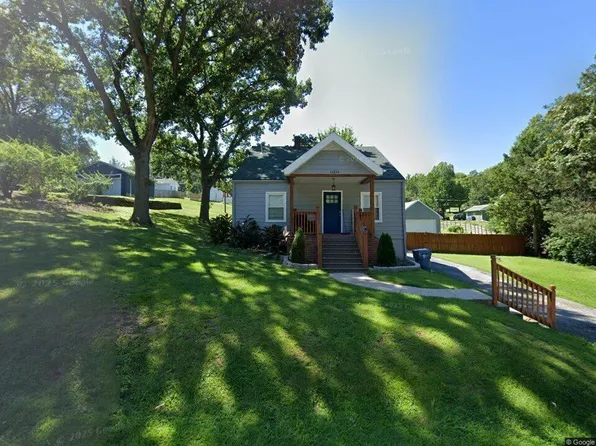 11511 Burton St, Sugar Creek, MO 64054