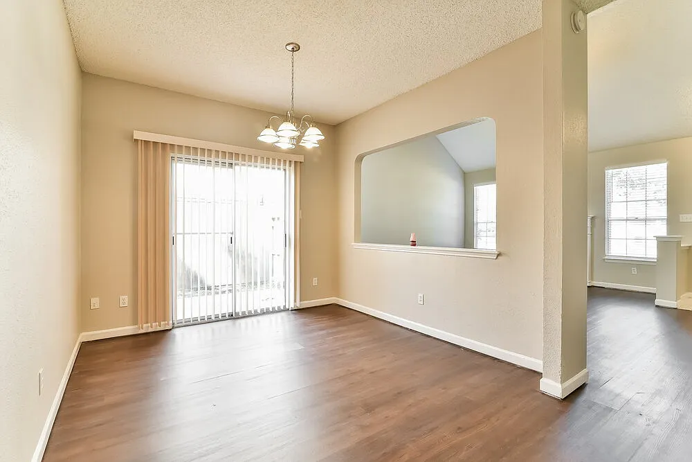 3 bed, 2.0 bath, 1498 sqft, $1,885 — Photo 4