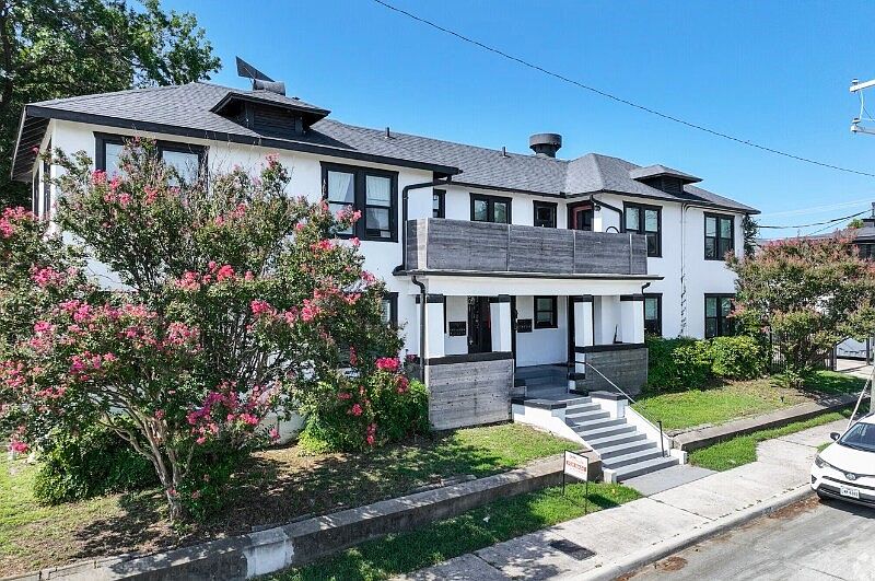 1st image of 301 W Leuda St APT A