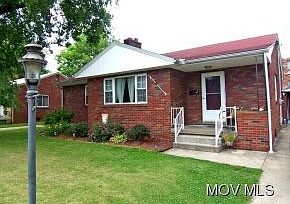 2nd image of 33 Edgewood Park Dr