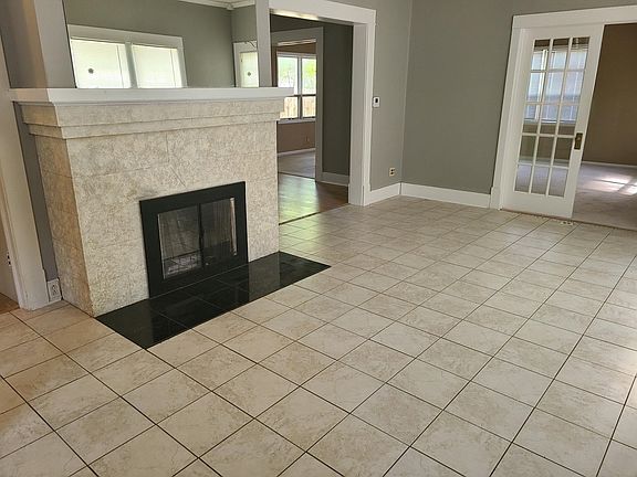4th image of 1202 E 12th Ave