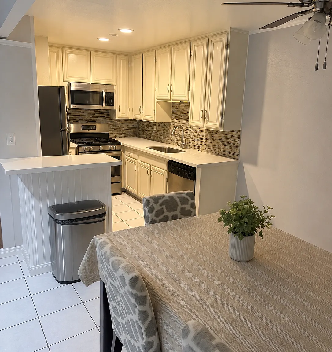 3 bed, 1118 sqft, $3,500 — Photo 3
