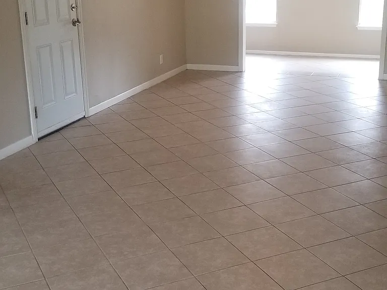 3015 Woodcliffe St — Photo 5