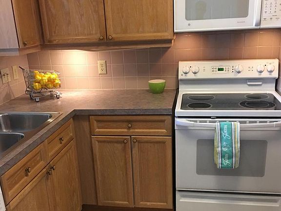 3rd image of 82 Campau Cir NW