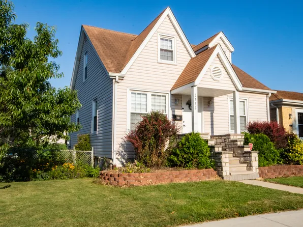 3752 N Oriole Ave, Chicago, IL 60634