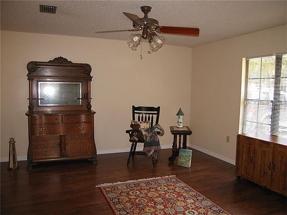 4th image of 1232 Woodstock Dr