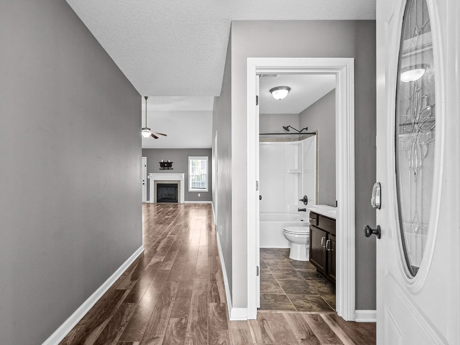 3 bed, 1300 sqft, $1,800 — Photo 4