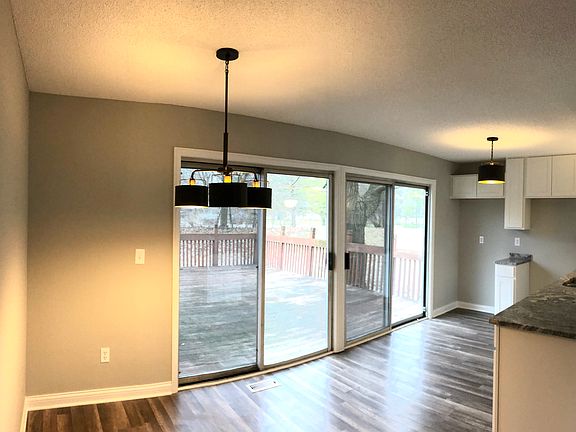 4th image of 1552 Jupiter Ave