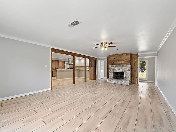 4th image of 118 Tamarind St