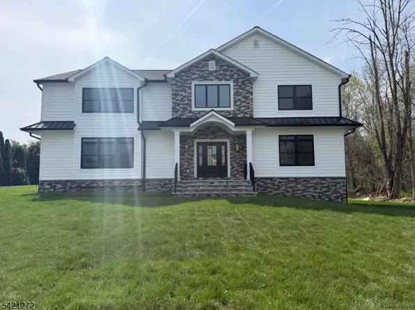 19 West Dr, Fairfield Twp., NJ 07004