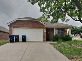 8400 Silverbell Ln, Fort Worth, TX 76140