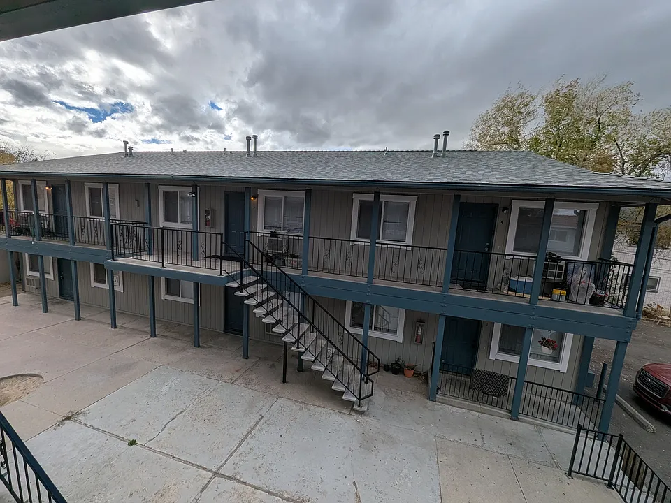 1484 Lewis St #4