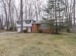 2731 Walter Rd, Westlake, OH 44145