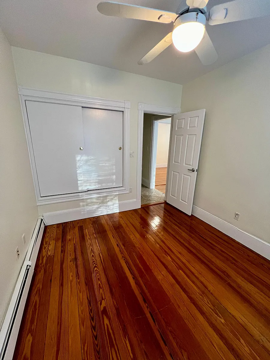 Building Photo - 108 Chestnut St #3