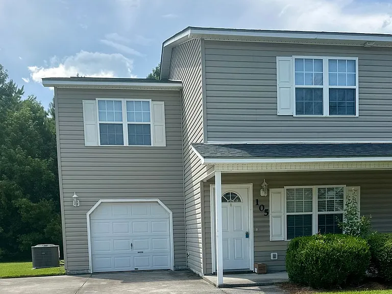 105 E Coopers Ct — Photo 1
