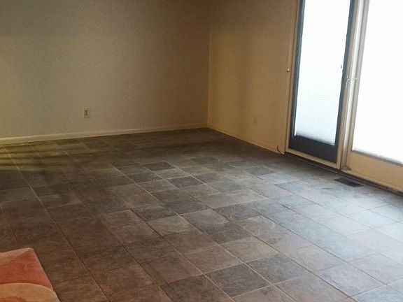 3rd image of 1021 Trevitt Cir