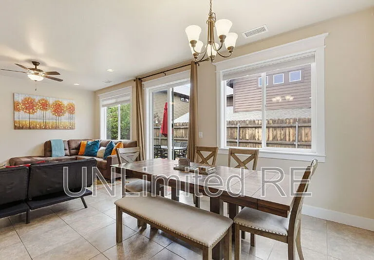 2907 W Presidio Dr — Photo 12