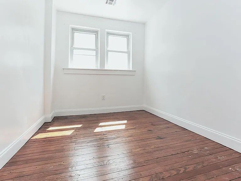 2nd image of 202 Kerrigan Blvd #2