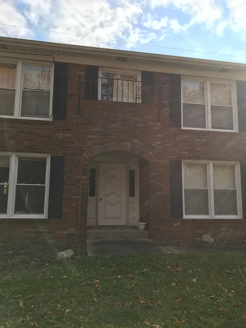 1777 Cardigan St photo 1