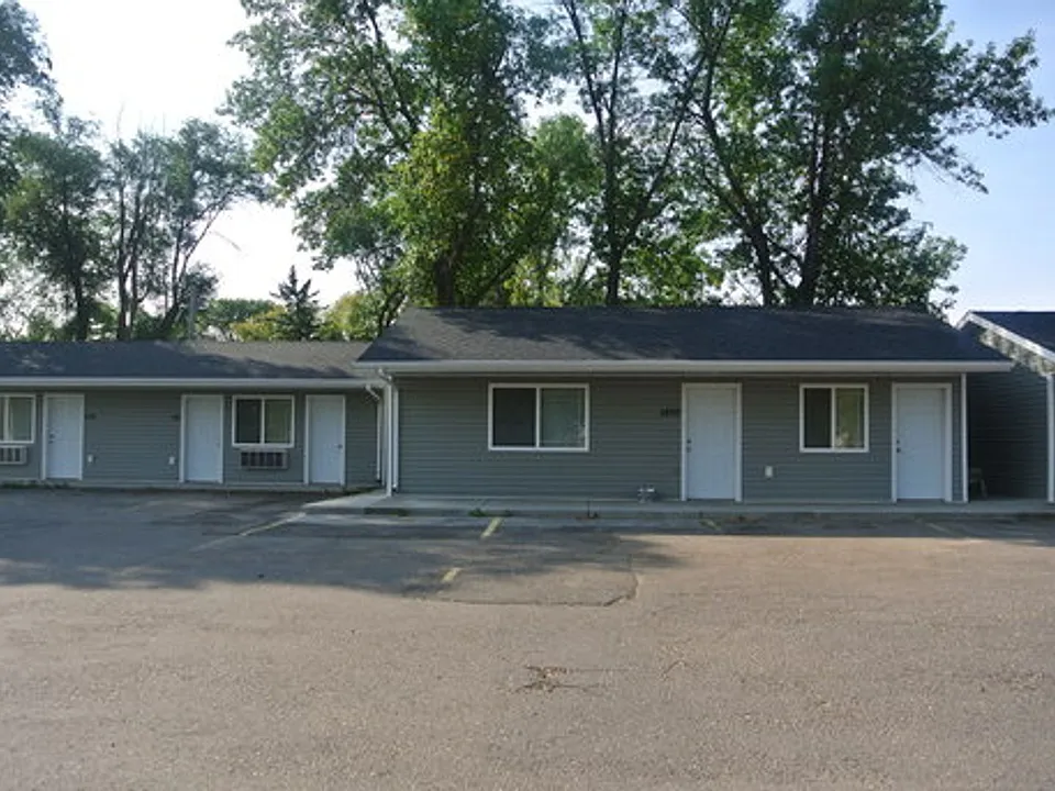 1800 East Burdick Expressway