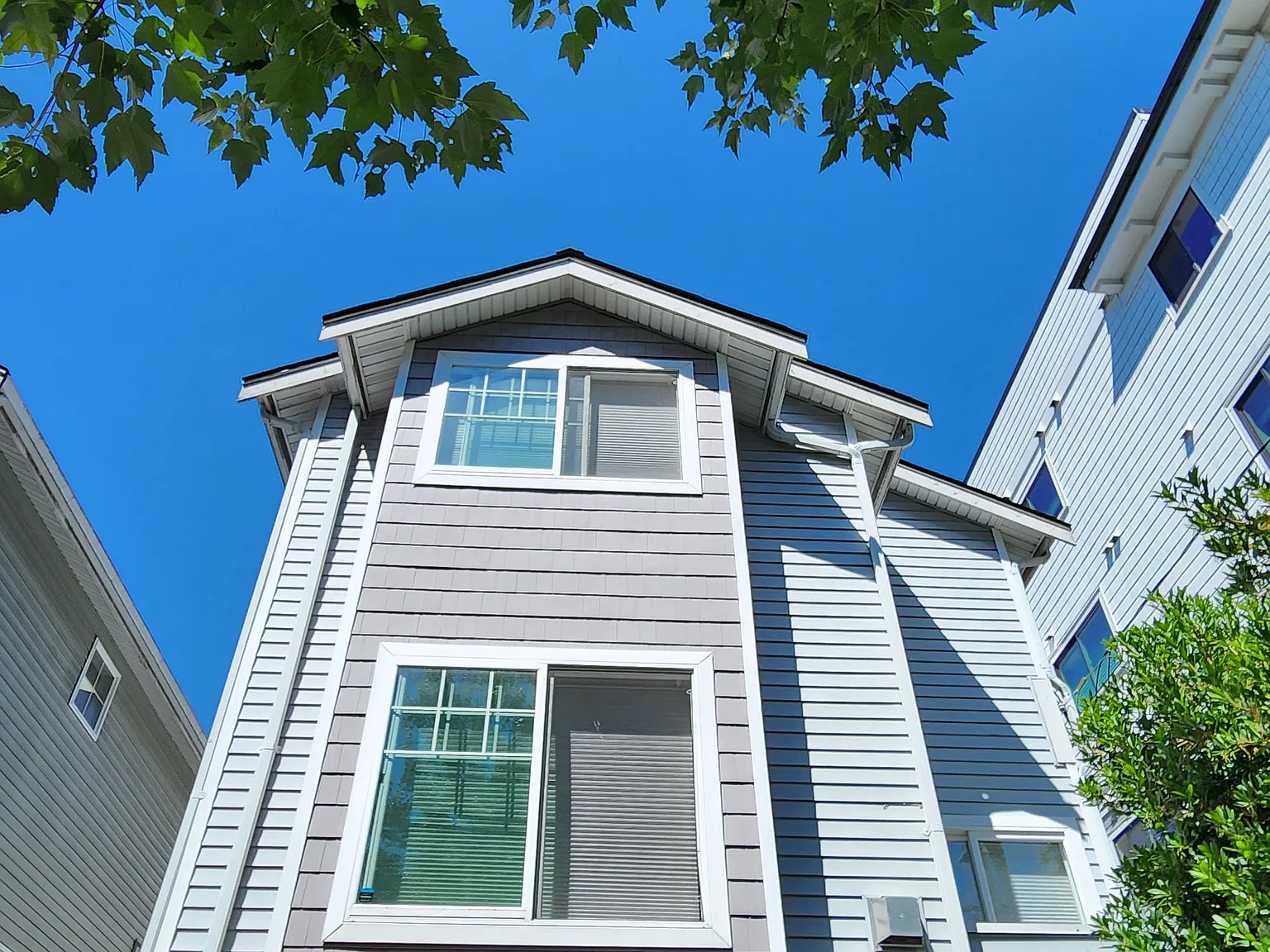 3 bed, 2.5 bath, 1344 sqft, $3,400 — Photo 1