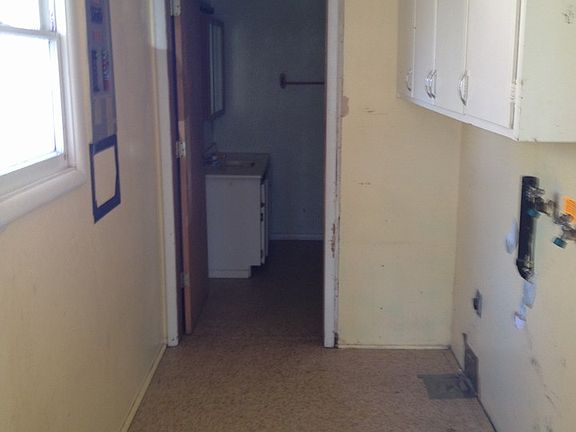 3rd image of 1151 E Juniper St