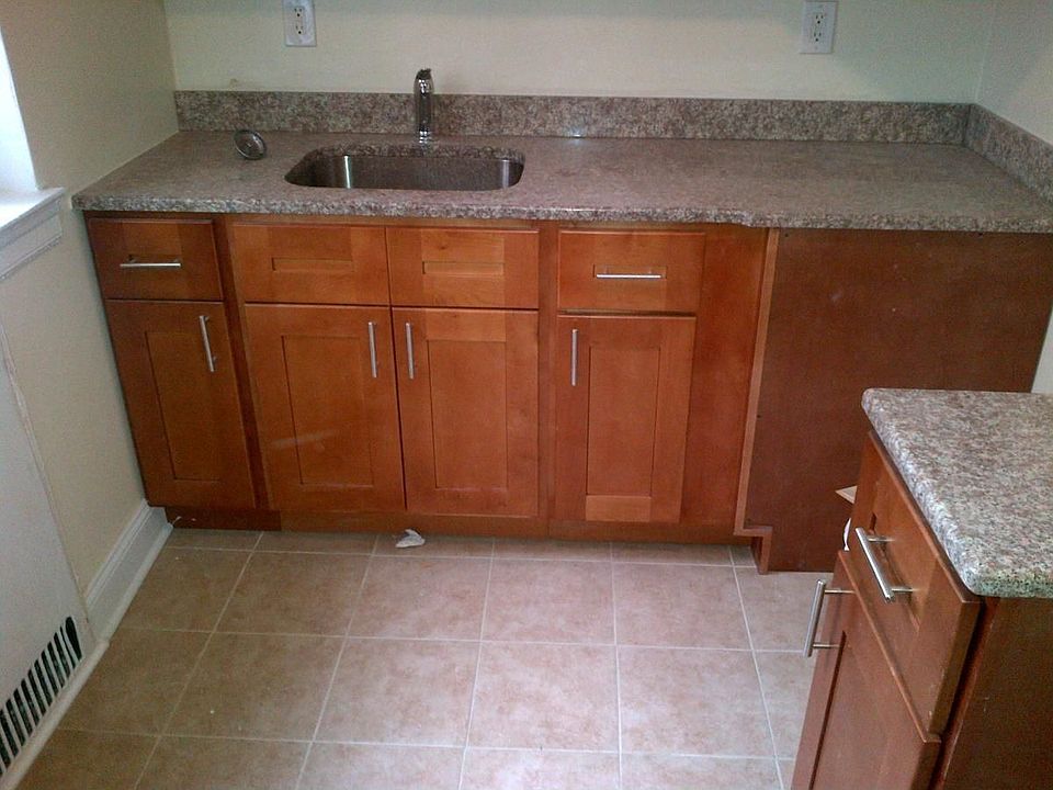 2nd image of 354 E 23rd St