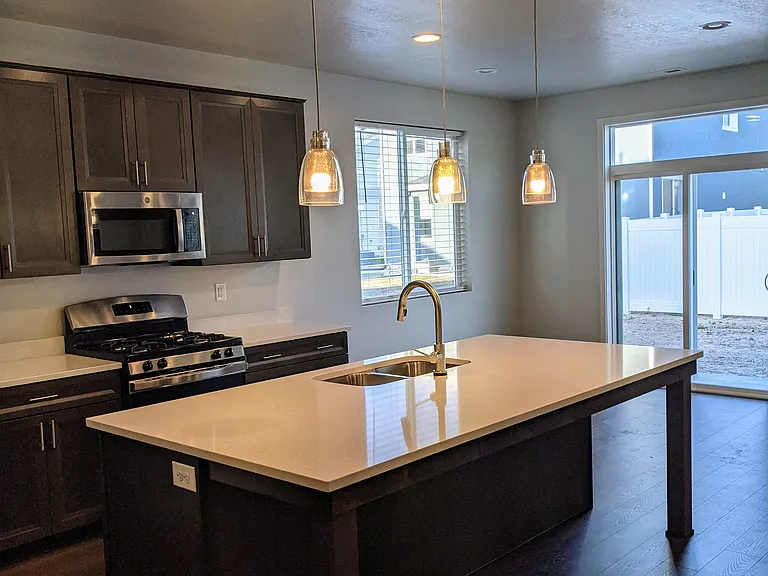 3293 S Lincoln Ln — Photo 3
