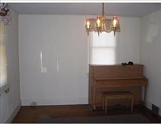 2nd image of 12 Bloxsom Ln