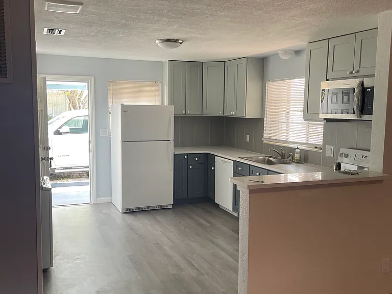 810 8th Ave SW #810 — Photo 8