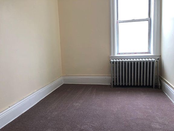 3rd image of 32 Fleet St