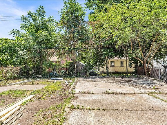 4th image of 15014 Edgewood Ave