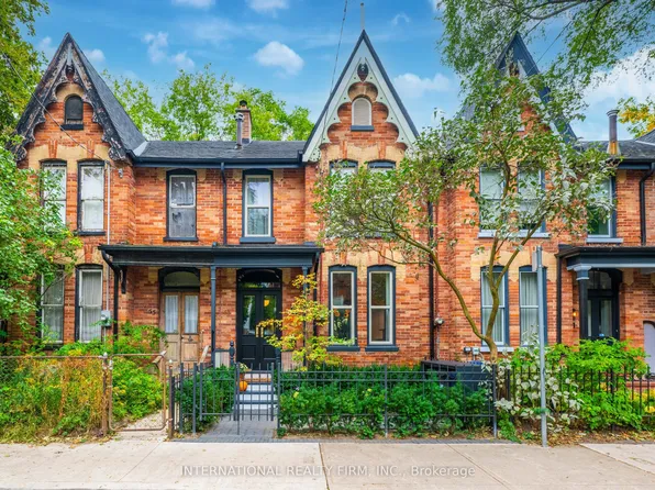 53 Spruce St, Toronto, ON M5A 2H8
