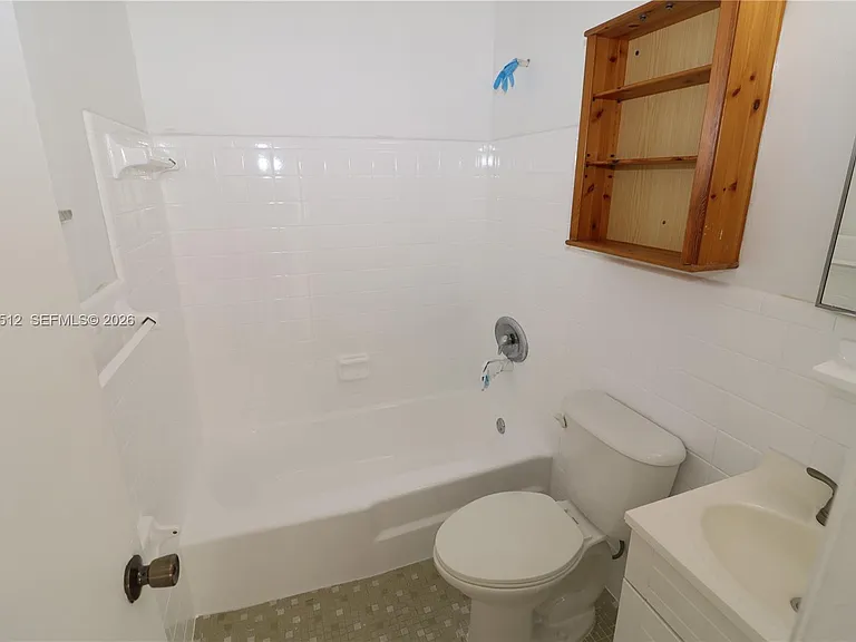59 NW 37th St #5 — Photo 13