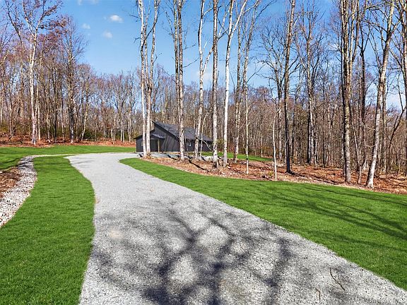 3rd image of 273 Perry Pond Road