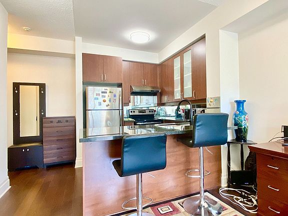 2nd image of 111 Upper Duke Cres #901