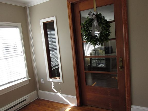 4th image of 127 Raleigh Ave