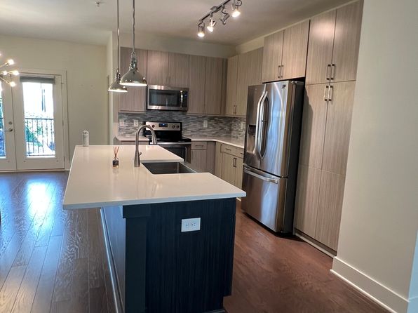 988 Moda Dr