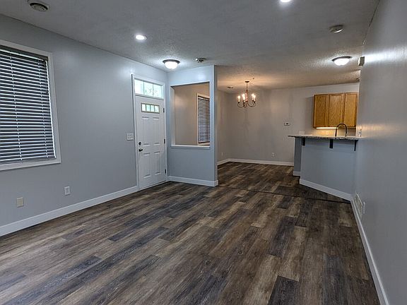2nd image of 4611 Blaine Ave