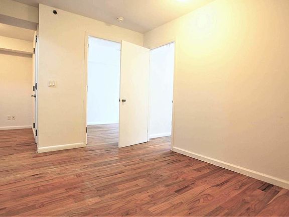 4th image of 56 Saint Marks Pl #4DD