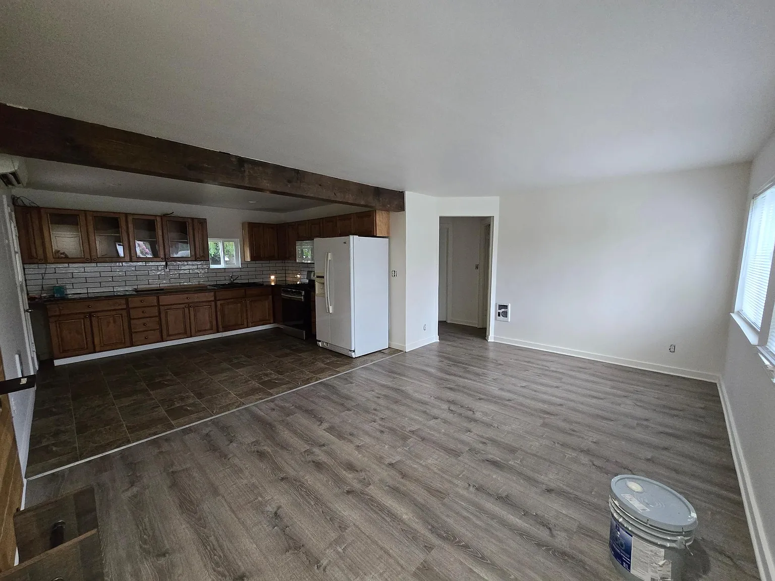 2 bed, 700 sqft, $1,900 — Photo 2