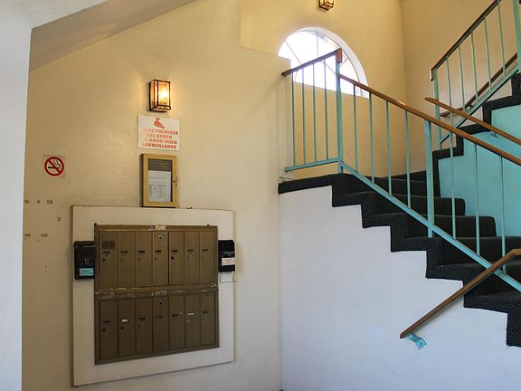 3rd image of 9915 National Blvd APT 204