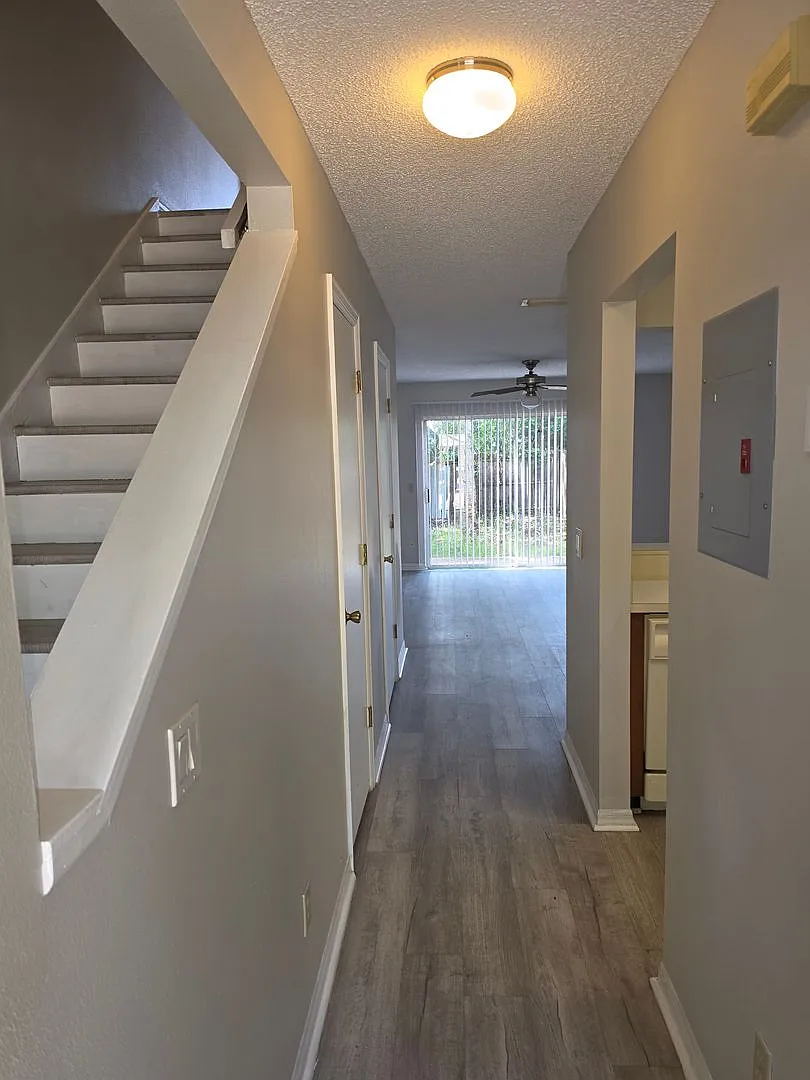 For Rent!! Clean And Cozy Two Story Townhome (Private Yard)... — Photo 3