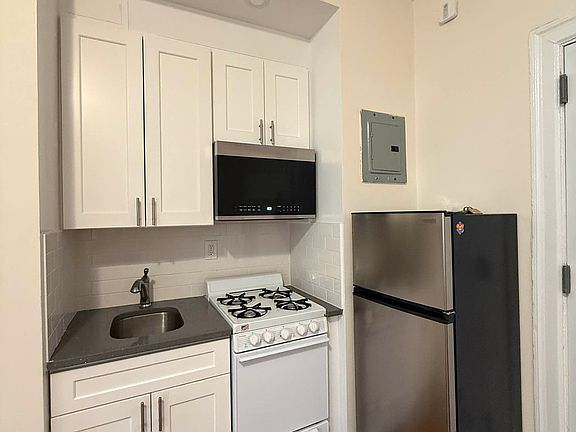 5th image of 22 W 77th St #58