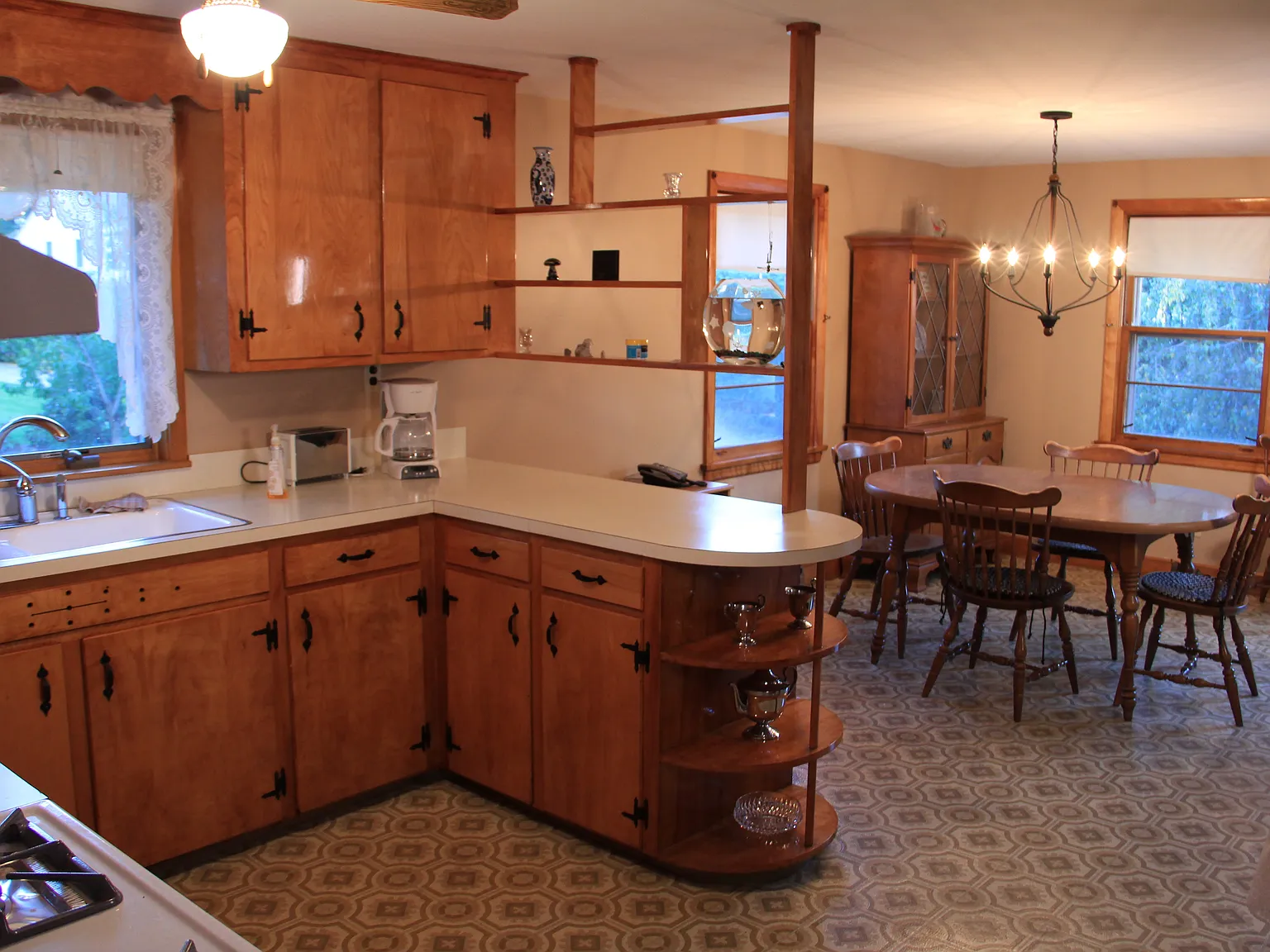 3 bed, 1196 sqft, $975 — Photo 3
