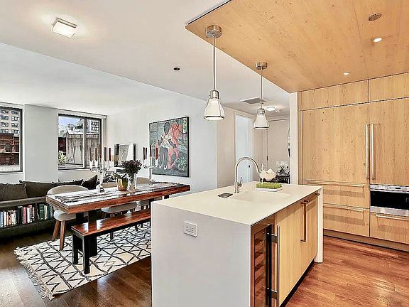 3rd image of 211 E 13th St #5K